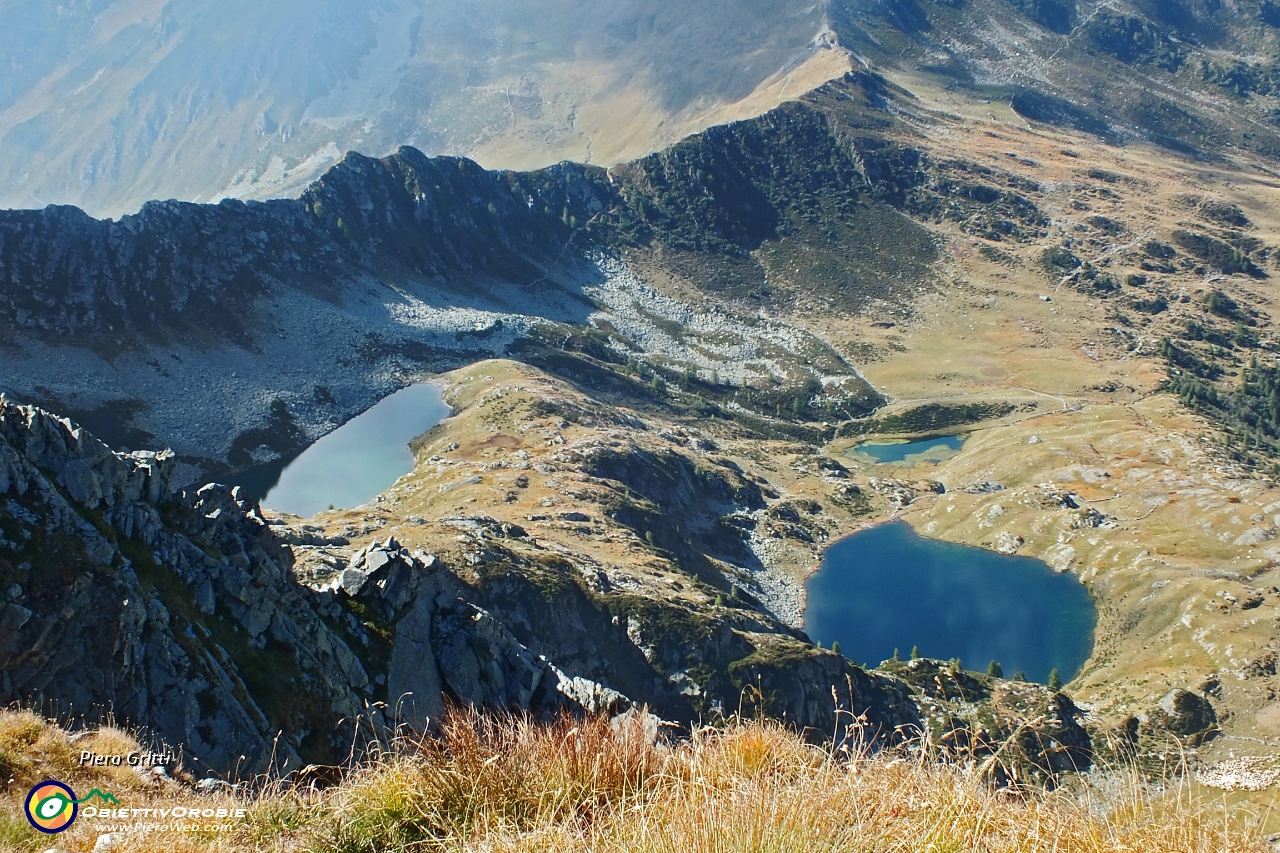 42 A picco sui tre Laghi di Porcile.JPG